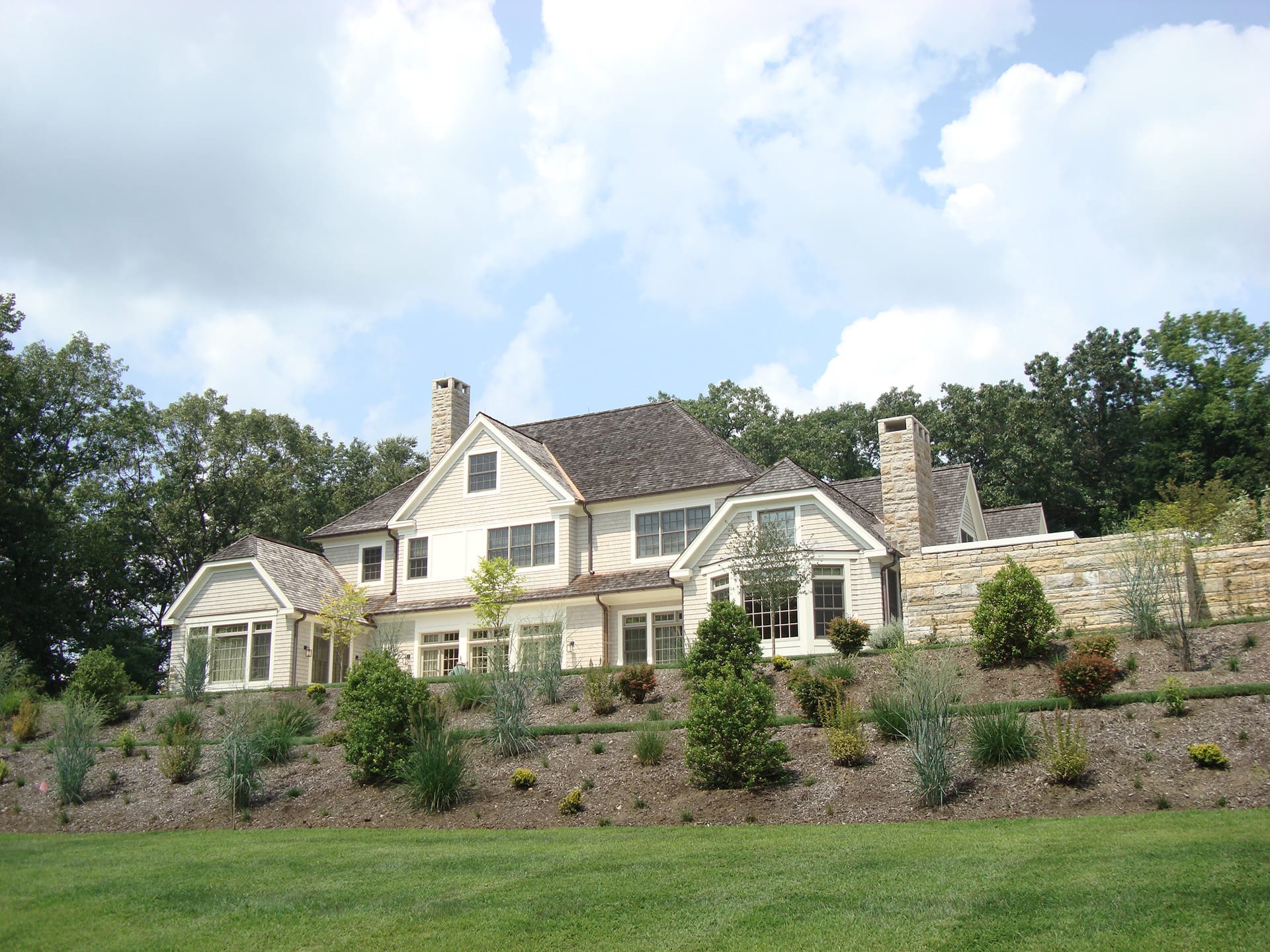 Exterior of estate in Washington, Connecticut | Rodman Paul Architects