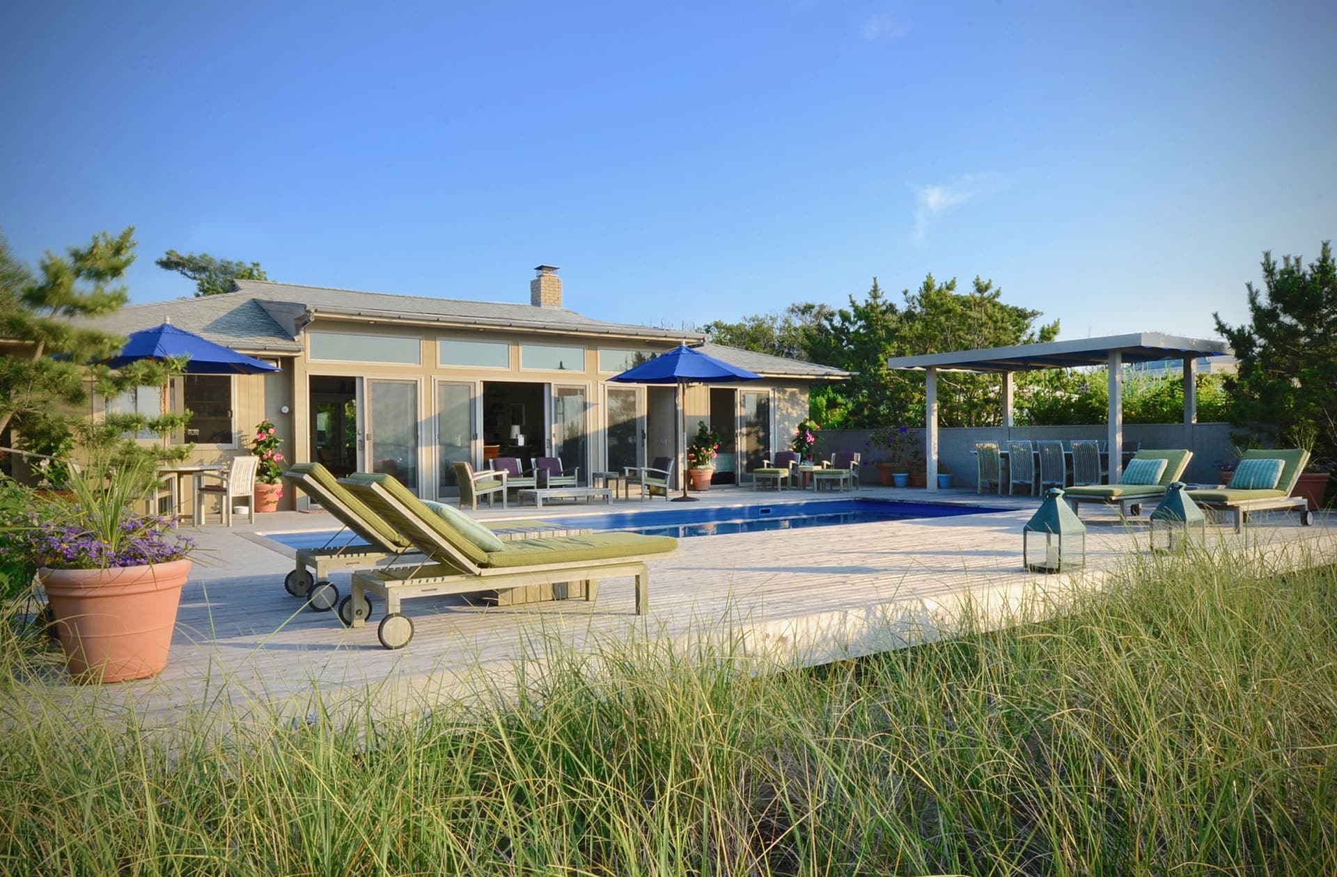 Pool and deck, Shore Walk Beach Home, Fire Island Pines | Rodman Paul Architects